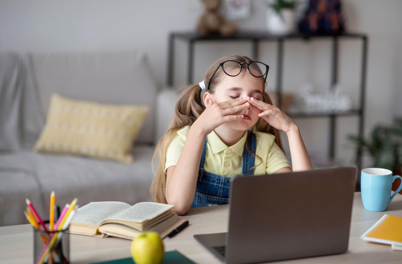 The Connection Between Dry Eyes and Screen Time
