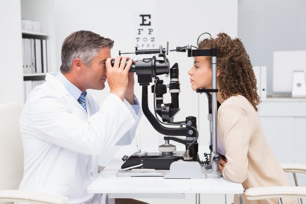 Why You Should See an Optometrist Regularly for Your Vision Health